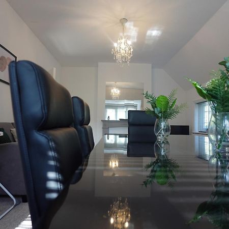 Apartment In Canford Cliffs Close To Sandbanks Beach Poole Buitenkant foto