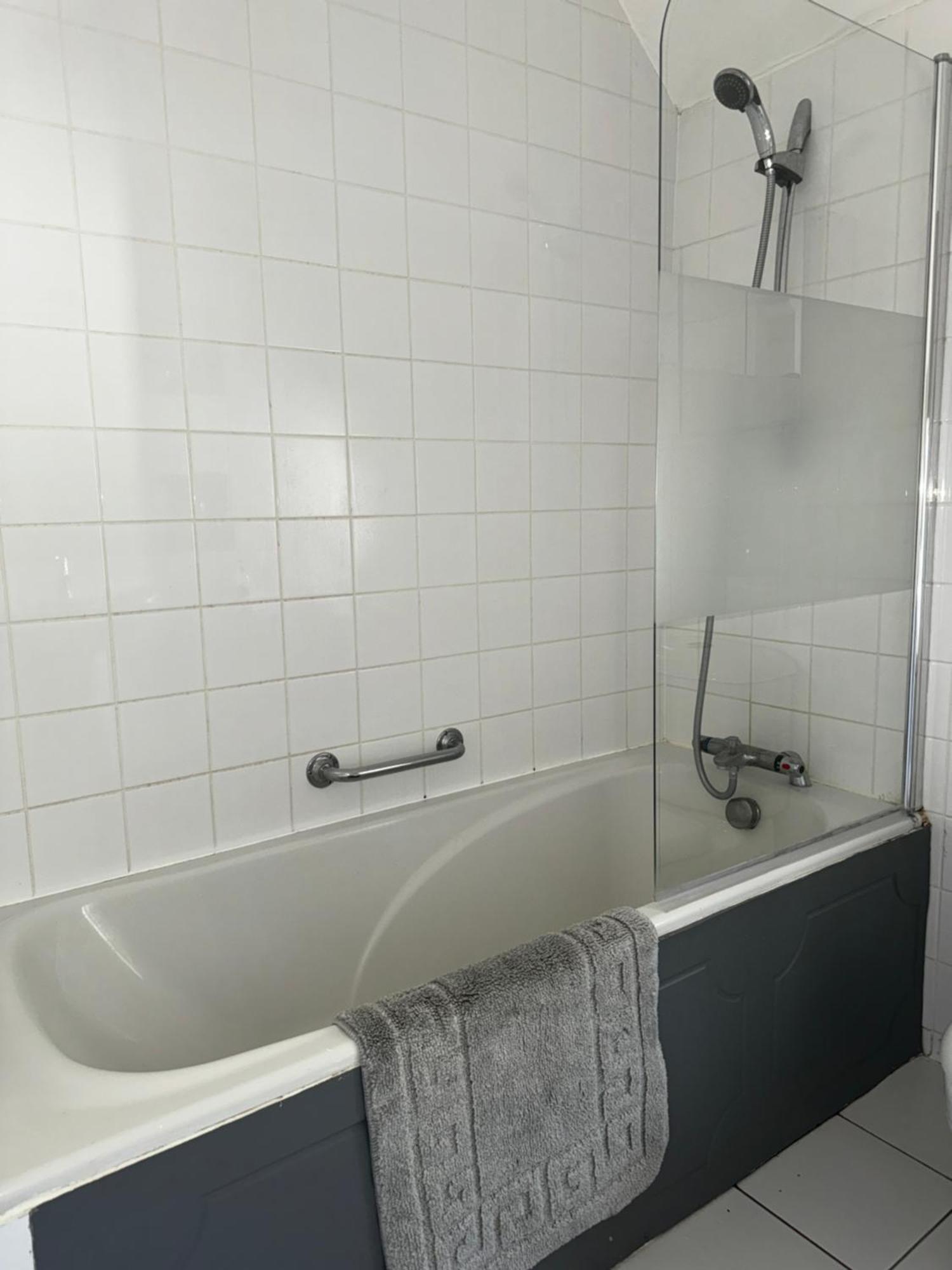 Apartment In Canford Cliffs Close To Sandbanks Beach Poole Buitenkant foto