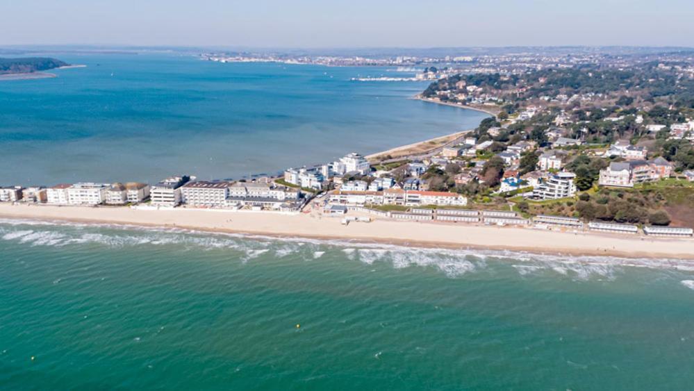 Apartment In Canford Cliffs Close To Sandbanks Beach Poole Buitenkant foto