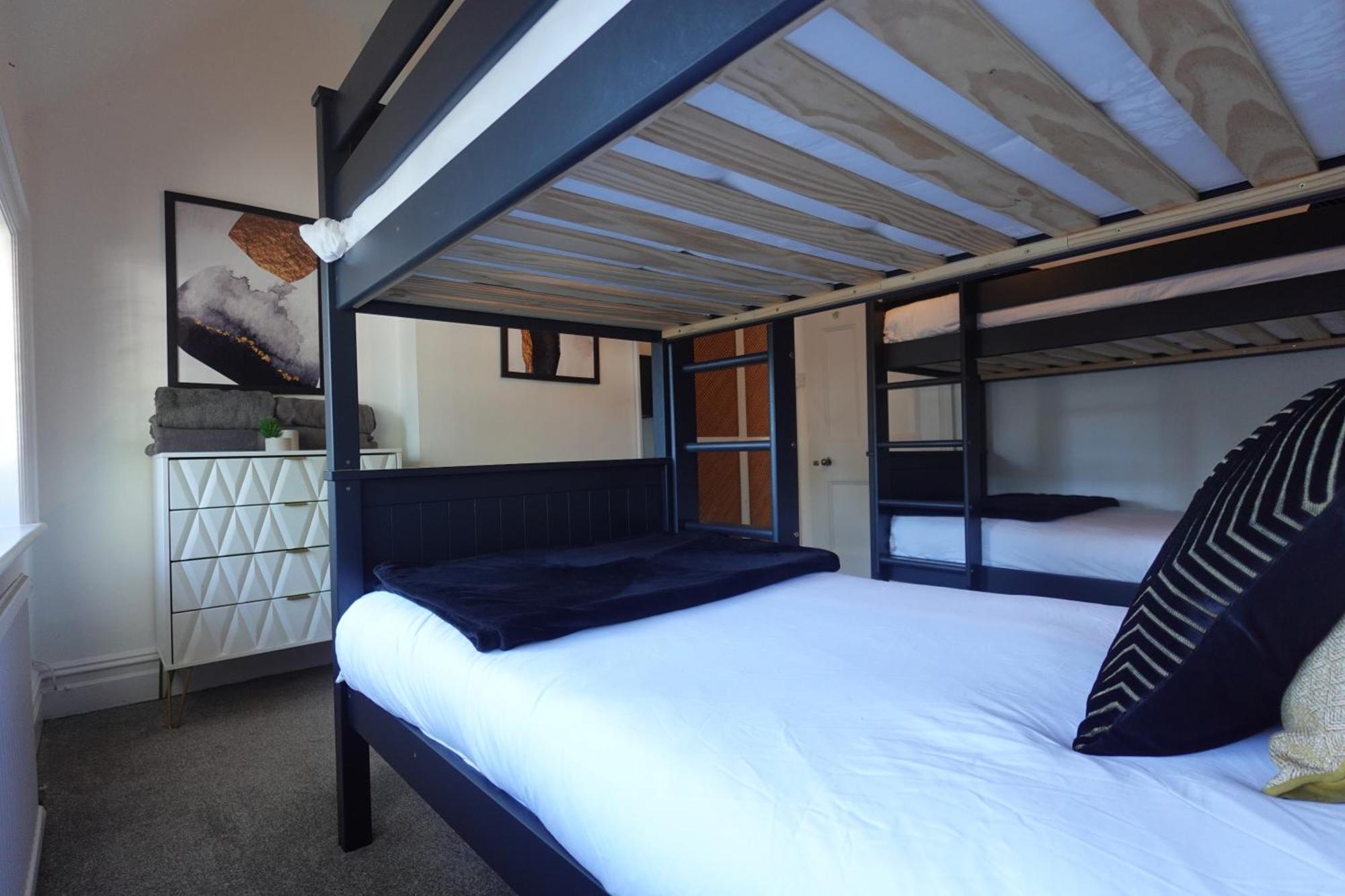 Apartment In Canford Cliffs Close To Sandbanks Beach Poole Buitenkant foto