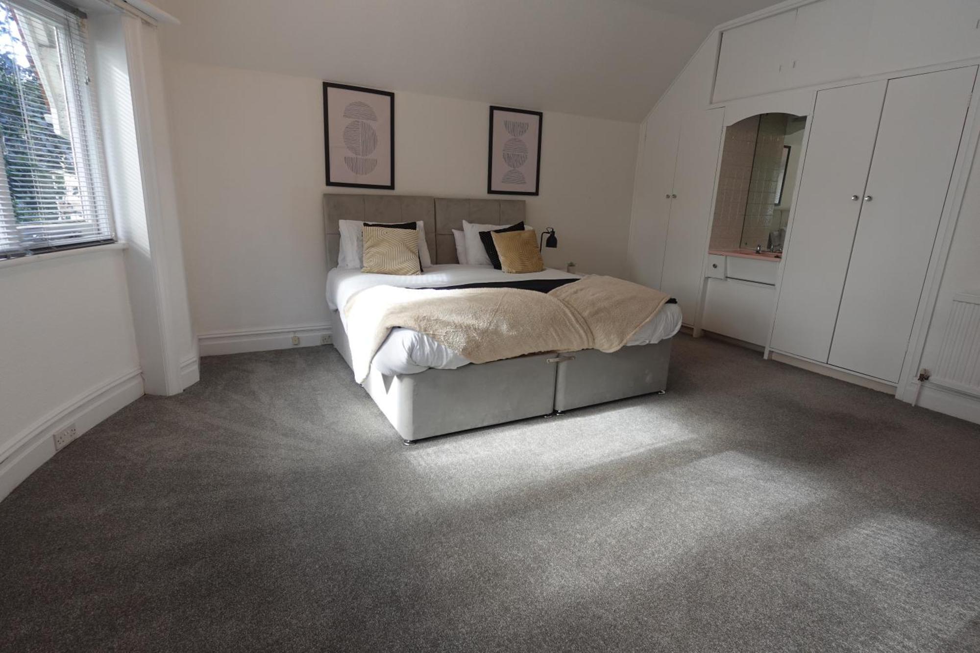 Apartment In Canford Cliffs Close To Sandbanks Beach Poole Buitenkant foto