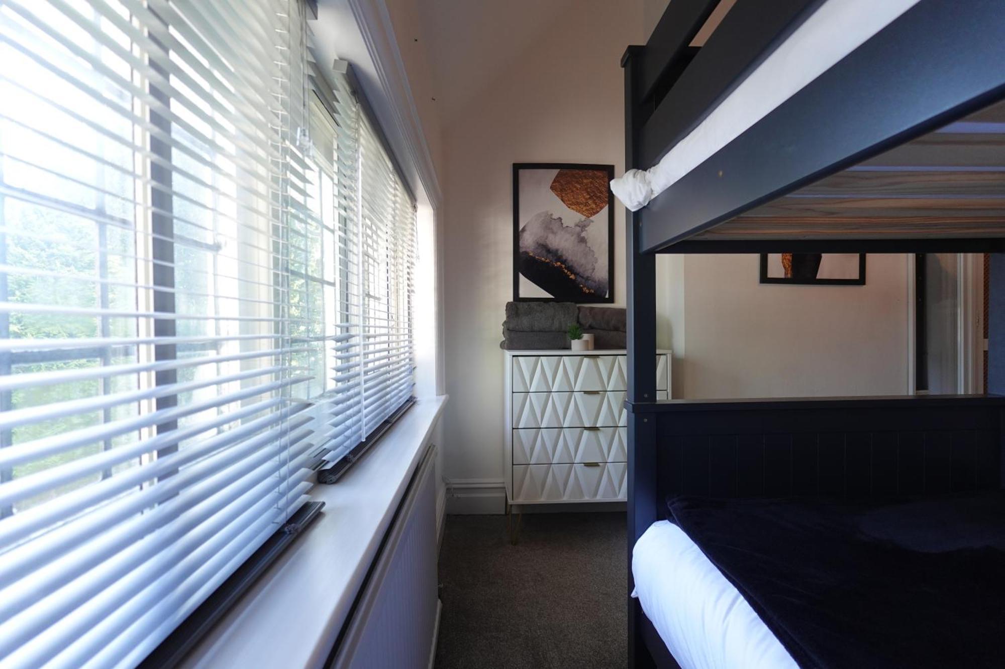 Apartment In Canford Cliffs Close To Sandbanks Beach Poole Buitenkant foto
