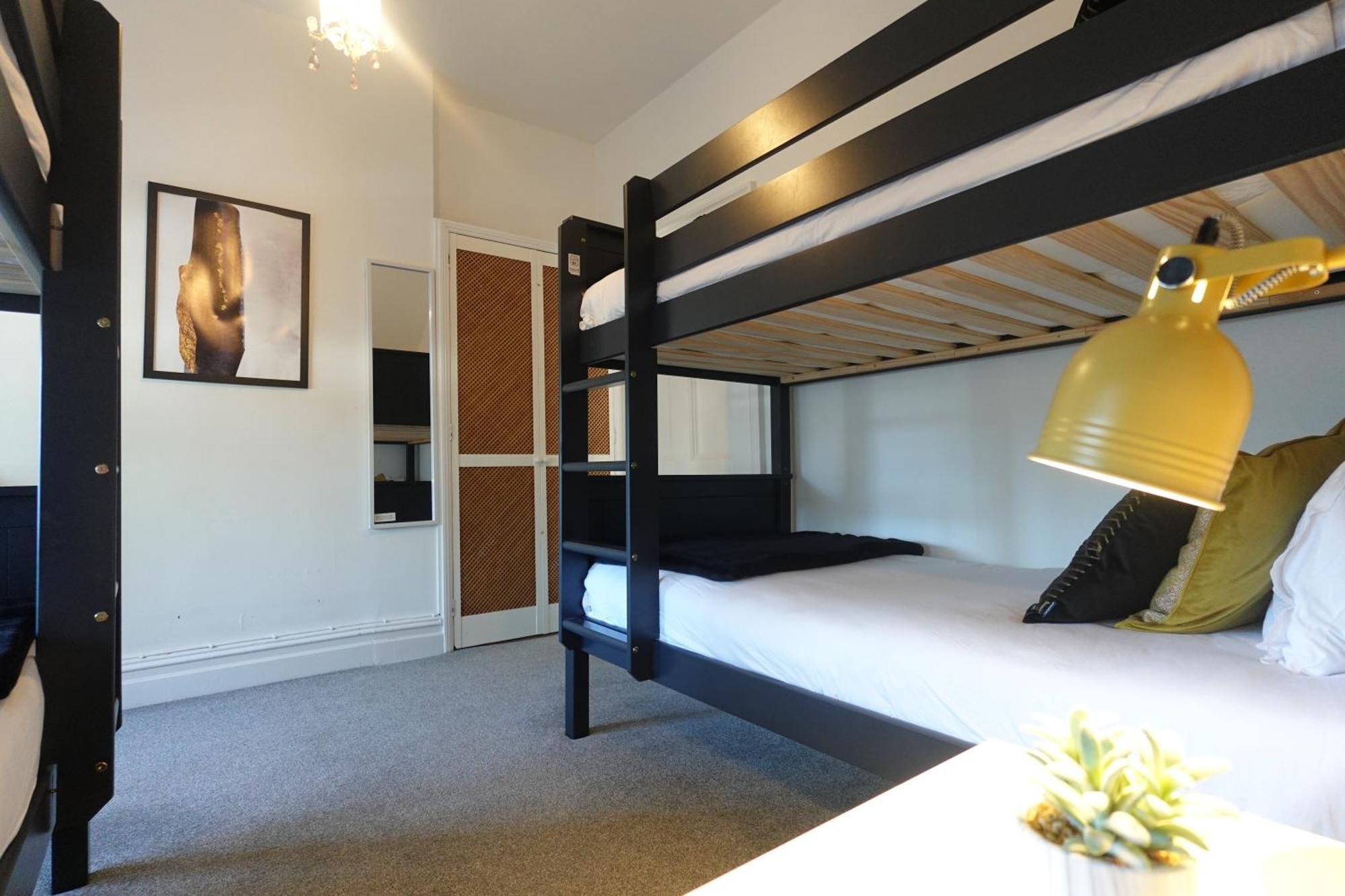 Apartment In Canford Cliffs Close To Sandbanks Beach Poole Buitenkant foto