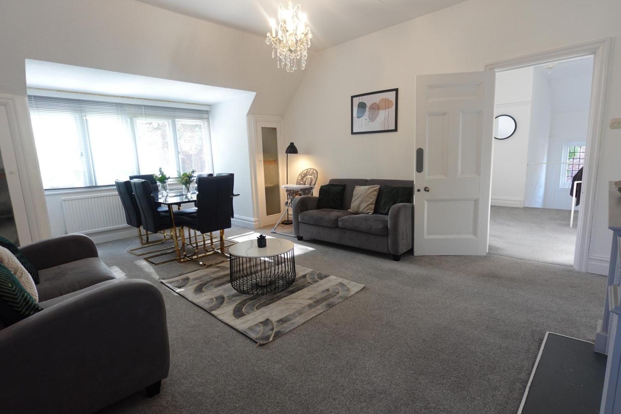 Apartment In Canford Cliffs Close To Sandbanks Beach Poole Buitenkant foto