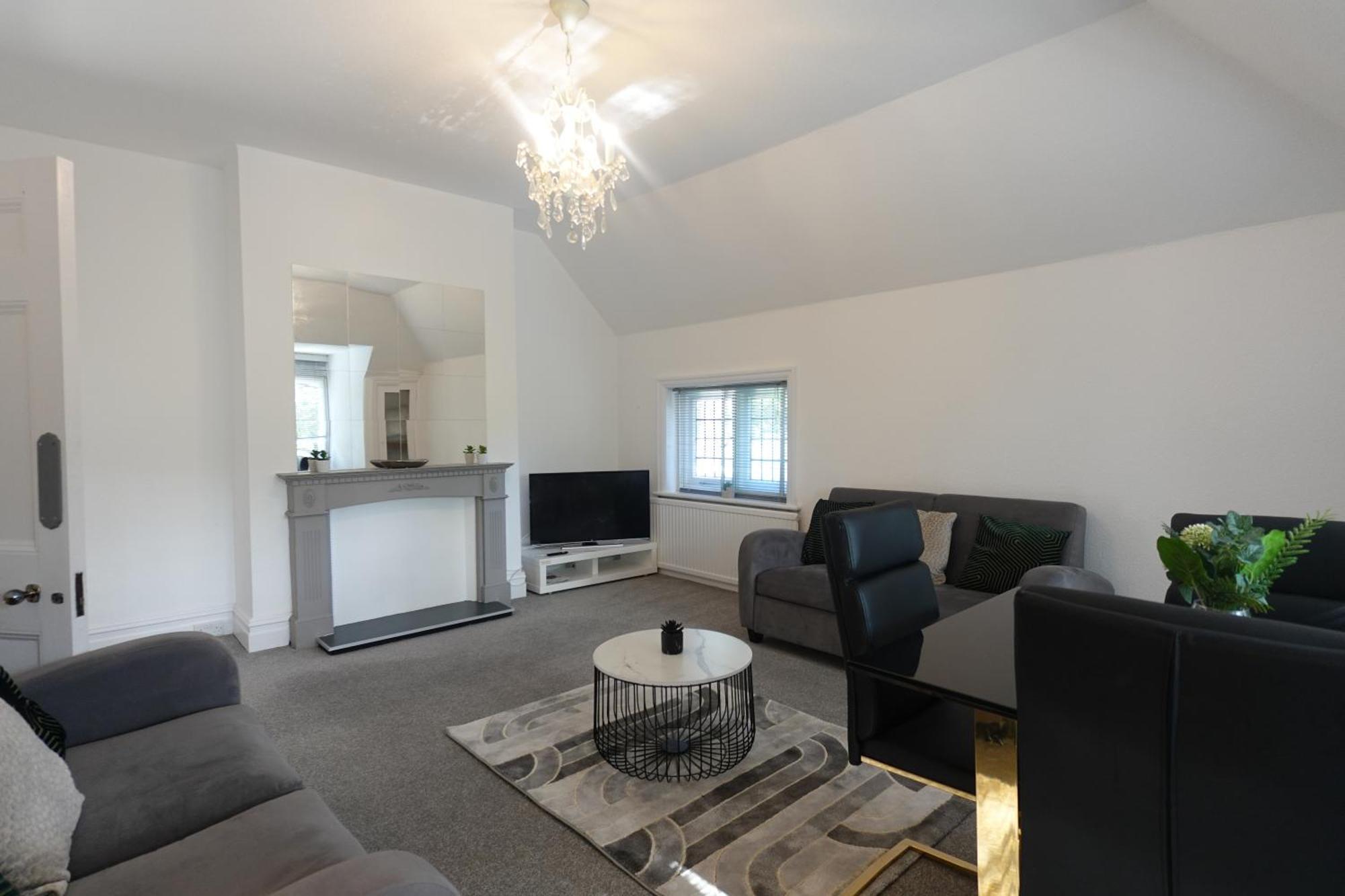 Apartment In Canford Cliffs Close To Sandbanks Beach Poole Buitenkant foto